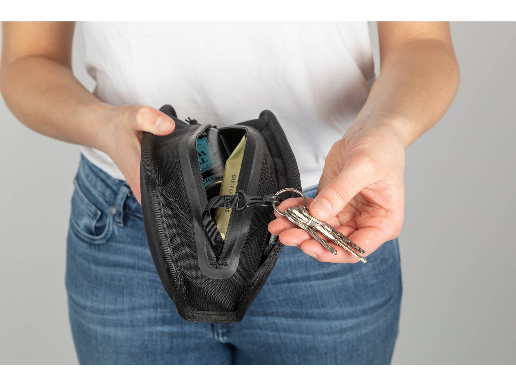 FIDLOCK TWIST essential bag M + bike base