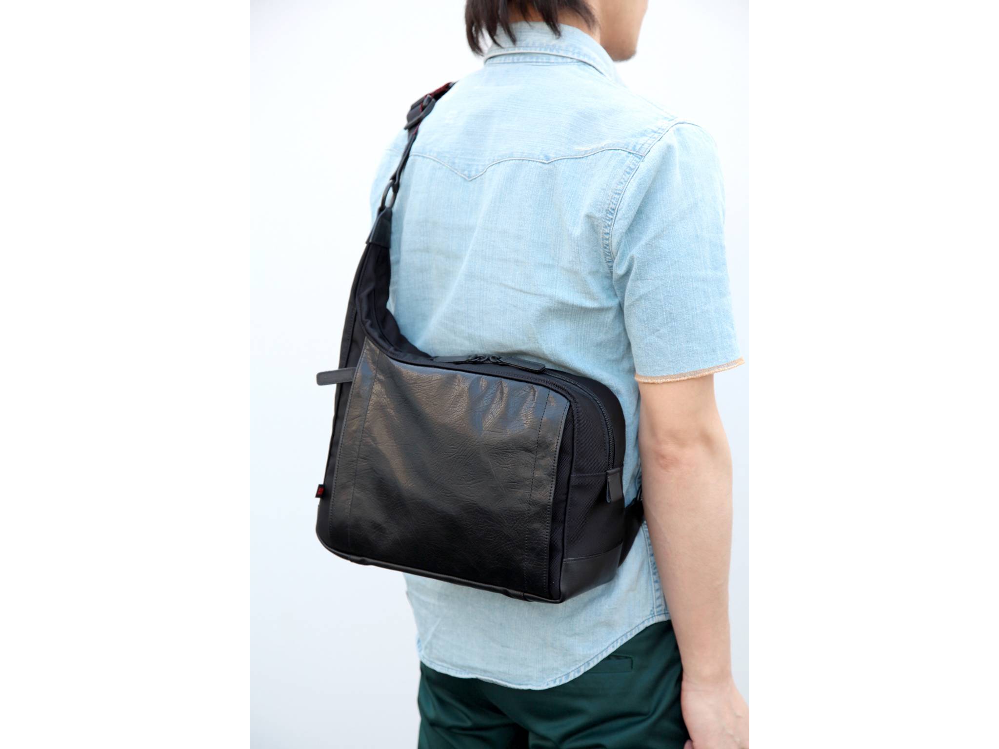 ボディバッグ型カメラバッグ＜大人のランドセル＞ RR4-05C